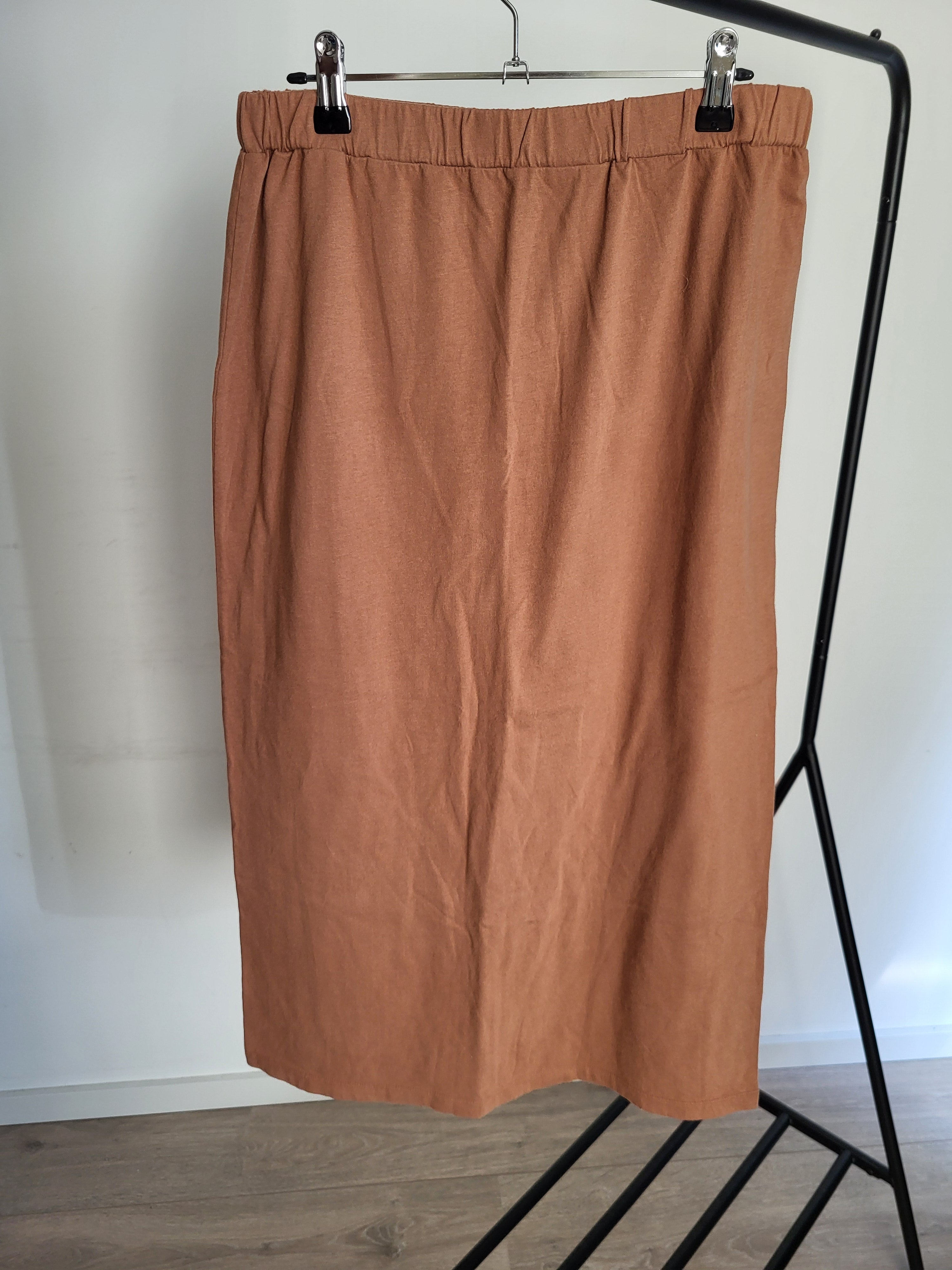 Pam Skirt In Tan Size M